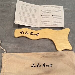 De La Heart Wooden Massage Tool